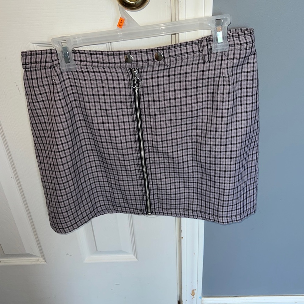 Super cute plaid skirt. Size large